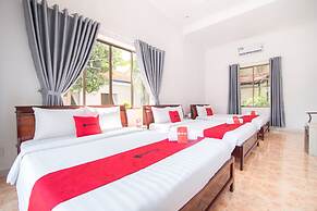 RedDoorz Plus near Bai Truoc