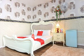 RedDoorz @ Cong Hoa Street