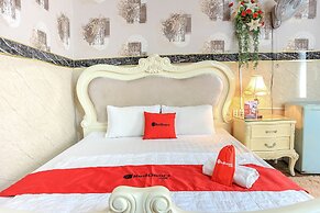 RedDoorz @ Cong Hoa Street