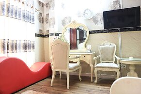 RedDoorz @ Cong Hoa Street