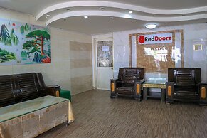 RedDoorz @ Cong Hoa Street