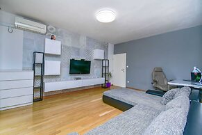 Apartment Ela