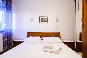 Apartment and Rooms Ana