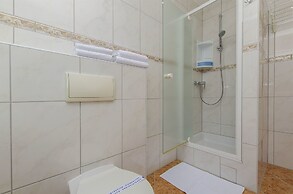 Apartment and Rooms Ana