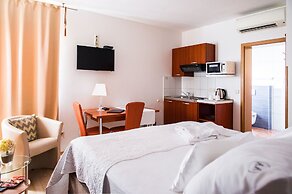 Apartment and Rooms Ana