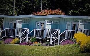 Seafoam Lodge