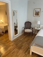 Mon Petit Hotel