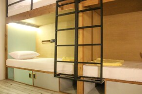 Stellar Capsules - Hostel