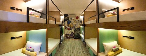 Stellar Capsules - Hostel