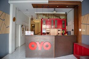 OYO 1111 Pasar Baru Inn