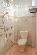 OYO 1111 Pasar Baru Inn