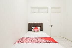OYO 1111 Pasar Baru Inn