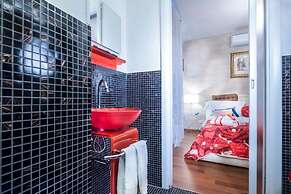 Abbraccio di Romeo e Giulietta