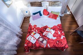 Abbraccio di Romeo e Giulietta