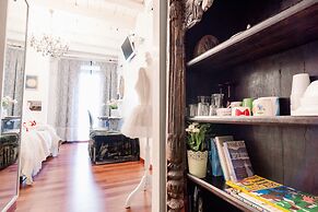 Abbraccio di Romeo e Giulietta