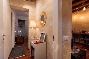 Abbraccio di Romeo e Giulietta