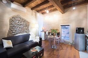 Abbraccio di Romeo e Giulietta