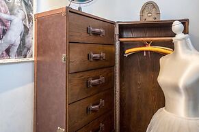 Abbraccio di Romeo e Giulietta