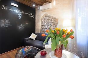 Abbraccio di Romeo e Giulietta