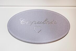 Abbraccio di Romeo e Giulietta