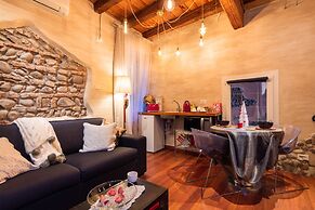 Abbraccio di Romeo e Giulietta