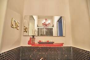 Abbraccio di Romeo e Giulietta