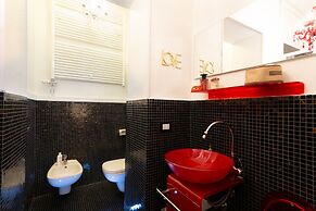 Abbraccio di Romeo e Giulietta