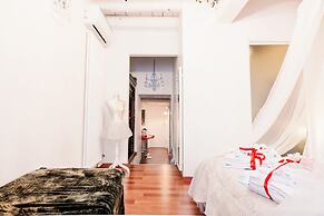 Abbraccio di Romeo e Giulietta