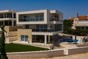 Villa Compass Luxury in a natural bay