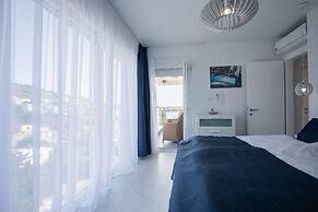 Villa Compass Luxury in a natural bay