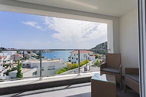 Villa Compass Luxury in a natural bay