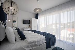 Villa Compass Luxury in a natural bay