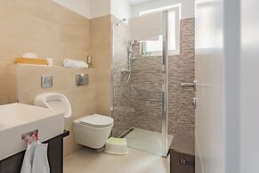 Villa Compass Luxury in a natural bay