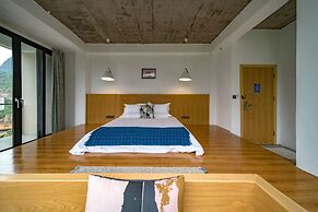 Yangshuo Serene Cove Hotel