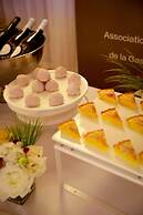 Yangshuo Serene Cove Hotel