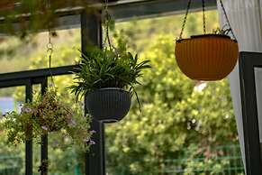 Yangshuo Serene Cove Hotel