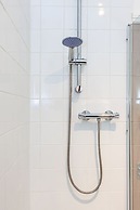 Cosy Home Near Station, Parking, Netflix, Sleeps 5