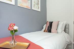 Cosy Home Near Station, Parking, Netflix, Sleeps 5