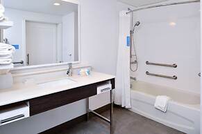Hampton Inn Cedar Falls Downtown