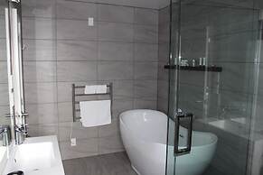 The Mackenzie Suites