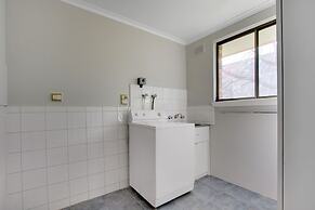 Hybiscus Waterfront Apartments