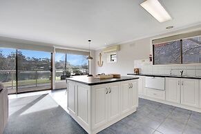 Hybiscus Waterfront Apartments