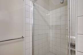 Hybiscus Waterfront Apartments