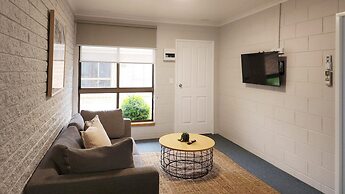 Hybiscus Waterfront Apartments