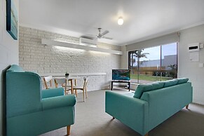 Hybiscus Waterfront Apartments