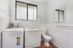 Hybiscus Waterfront Apartments