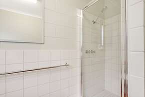 Hybiscus Waterfront Apartments