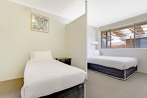 Hybiscus Waterfront Apartments