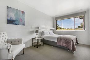 Hybiscus Waterfront Apartments