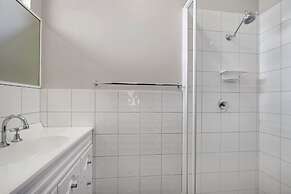 Hybiscus Waterfront Apartments